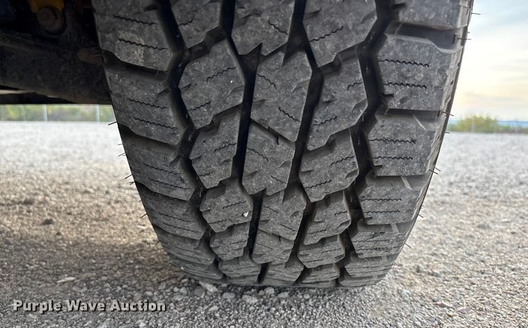 image for item ET4693 2013 Chevrolet Silverado 2500HD Crew Cab pickup truck