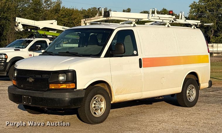 image for item ET7100 2017 Chevrolet Express 2500 van