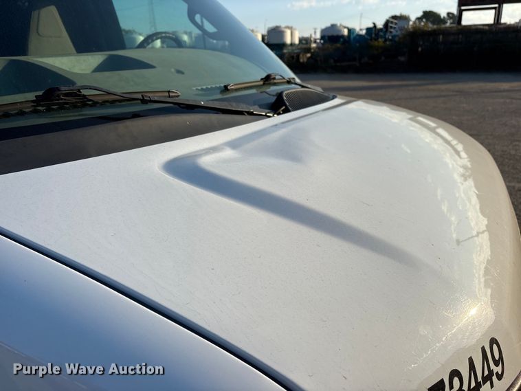 image for item ET7100 2017 Chevrolet Express 2500 van