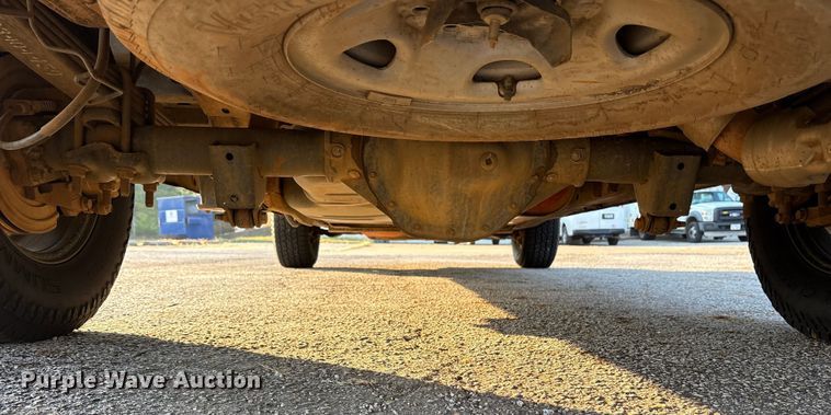 image for item ET7100 2017 Chevrolet Express 2500 van