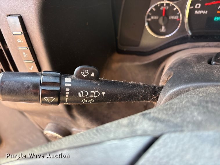 image for item ET7100 2017 Chevrolet Express 2500 van