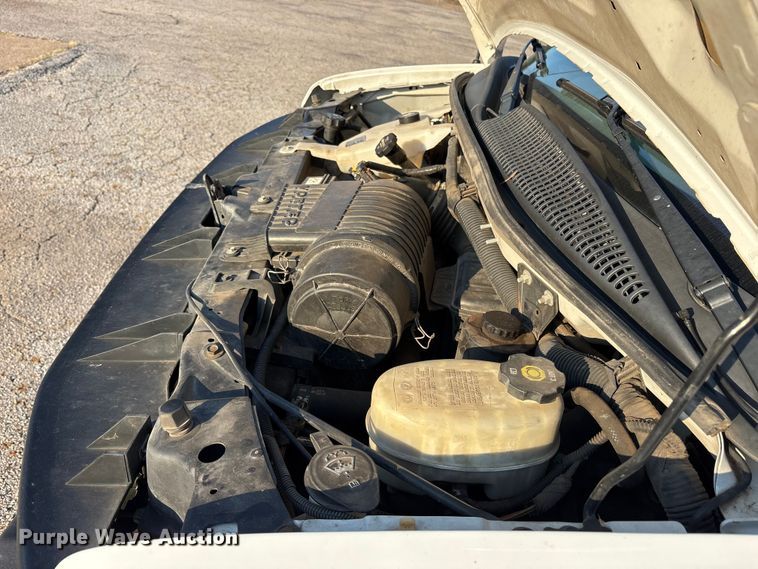 image for item ET7100 2017 Chevrolet Express 2500 van