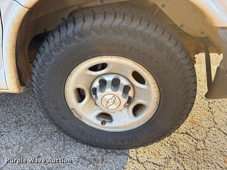 image for item ET7100 2017 Chevrolet Express 2500 van