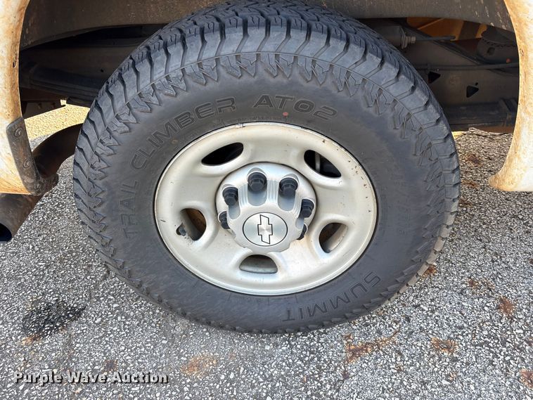 image for item ET7100 2017 Chevrolet Express 2500 van