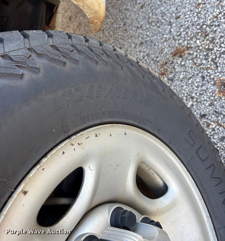 image for item ET7100 2017 Chevrolet Express 2500 van