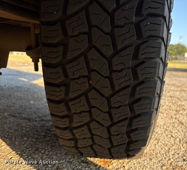 image for item ET7100 2017 Chevrolet Express 2500 van