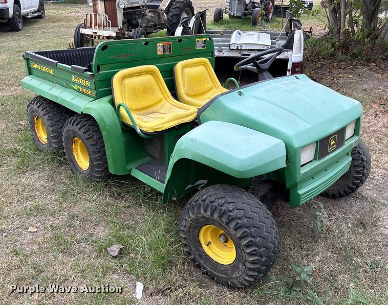 image for item ET7151 2000 John Deere Gator utility vehicle
