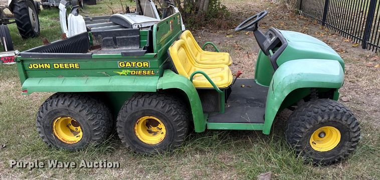image for item ET7151 2000 John Deere Gator utility vehicle