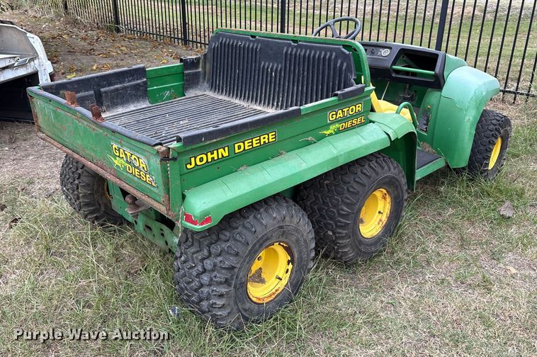image for item ET7151 2000 John Deere Gator utility vehicle