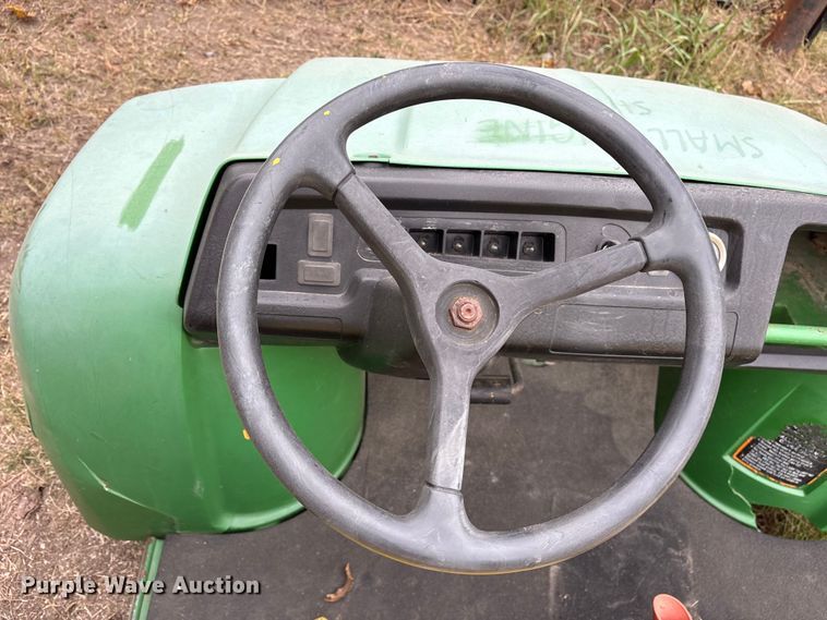 image for item ET7151 2000 John Deere Gator utility vehicle