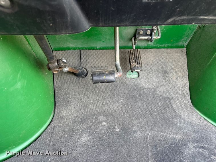 image for item ET7151 2000 John Deere Gator utility vehicle