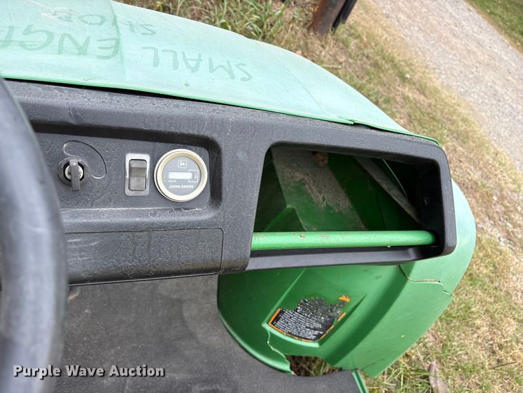 image for item ET7151 2000 John Deere Gator utility vehicle