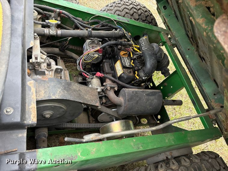 image for item ET7151 2000 John Deere Gator utility vehicle