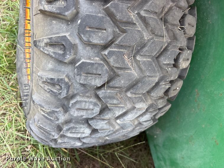 image for item ET7151 2000 John Deere Gator utility vehicle