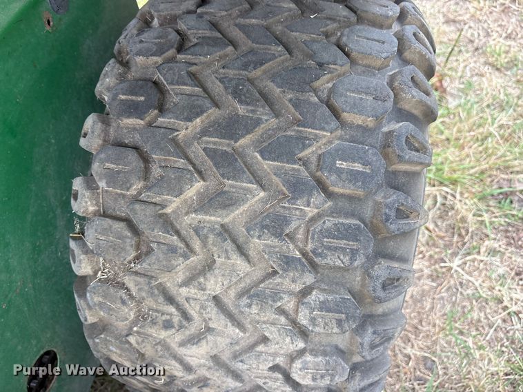 image for item ET7151 2000 John Deere Gator utility vehicle