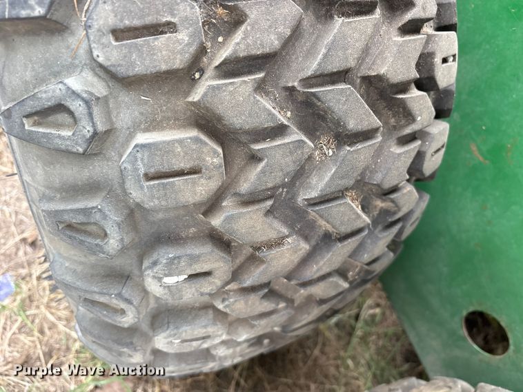 image for item ET7151 2000 John Deere Gator utility vehicle