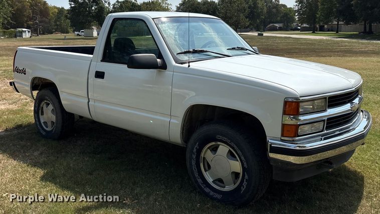 image for item EU0111 1995 Chevrolet K1500 pickup truck
