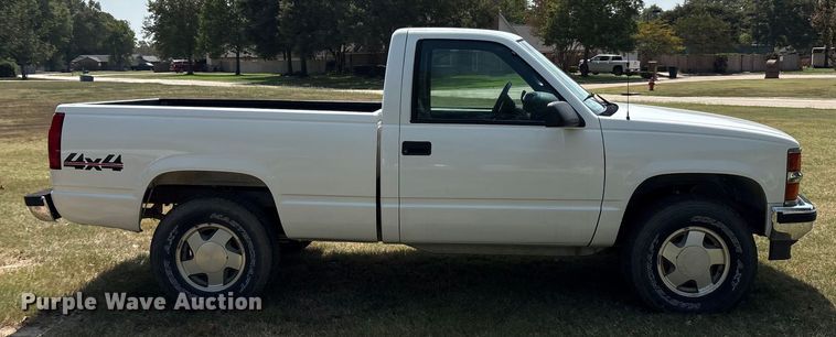 image for item EU0111 1995 Chevrolet K1500 pickup truck