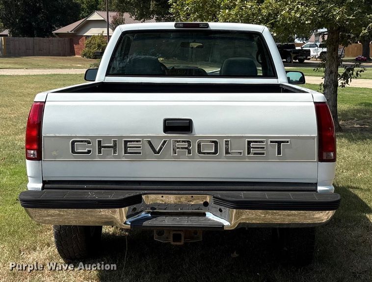 image for item EU0111 1995 Chevrolet K1500 pickup truck