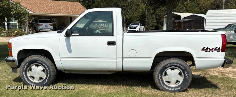 image for item EU0111 1995 Chevrolet K1500 pickup truck