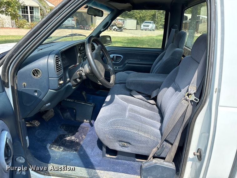 image for item EU0111 1995 Chevrolet K1500 pickup truck