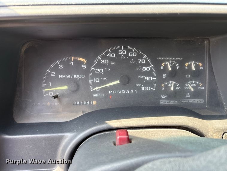 image for item EU0111 1995 Chevrolet K1500 pickup truck