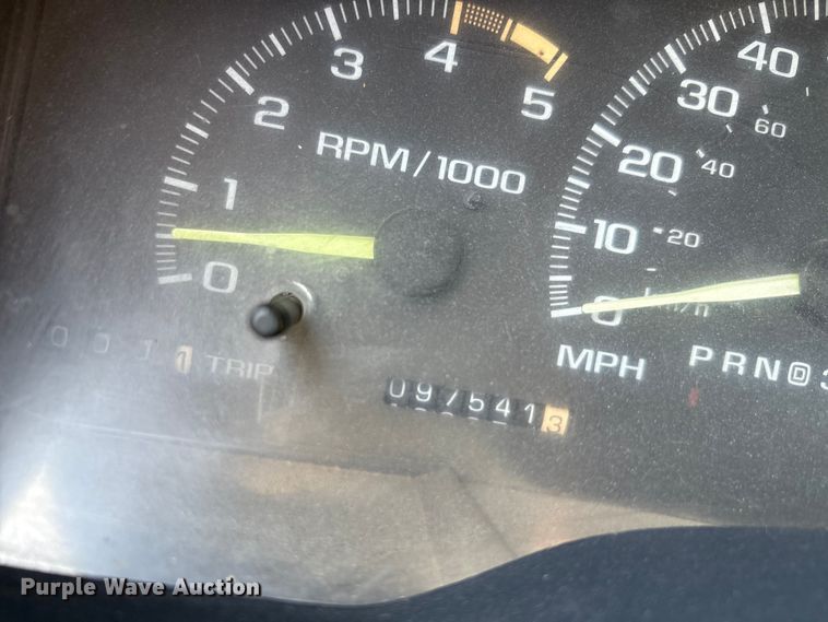 image for item EU0111 1995 Chevrolet K1500 pickup truck