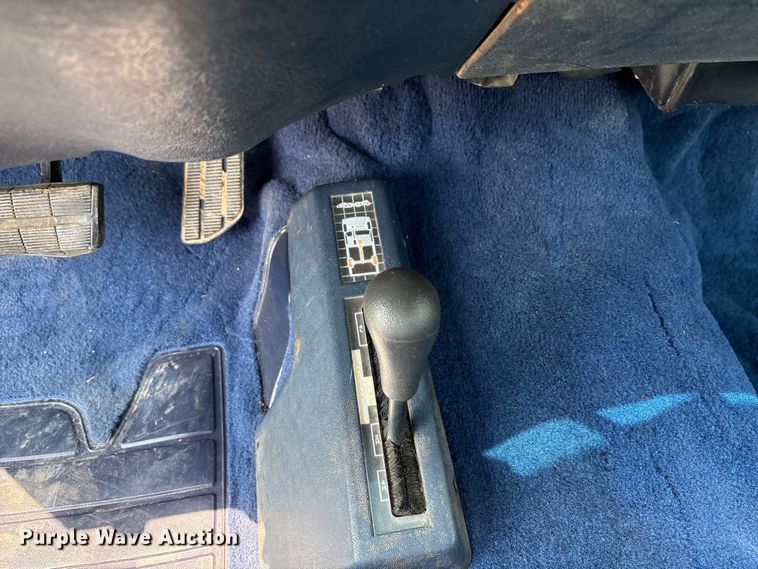 image for item EU0111 1995 Chevrolet K1500 pickup truck