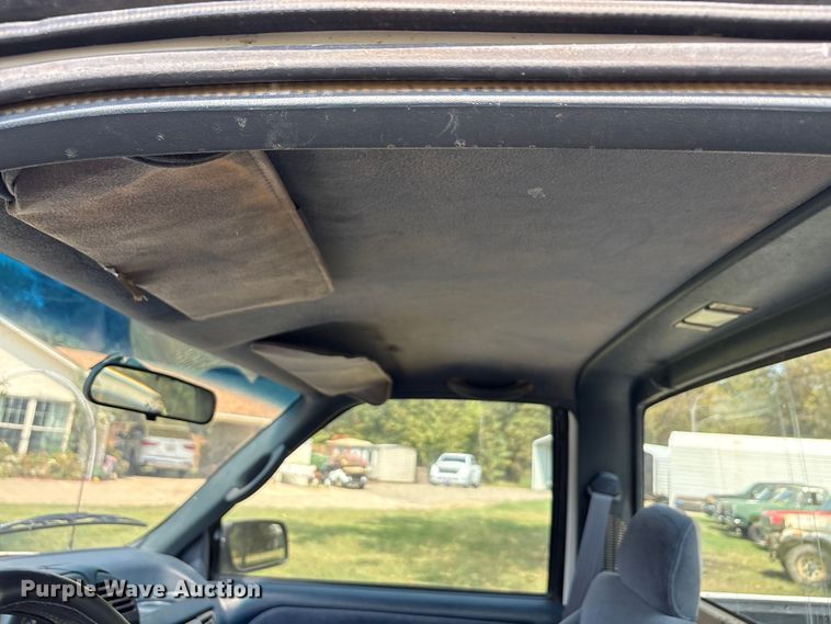 image for item EU0111 1995 Chevrolet K1500 pickup truck