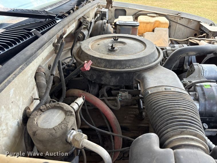 image for item EU0111 1995 Chevrolet K1500 pickup truck