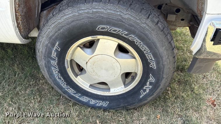 image for item EU0111 1995 Chevrolet K1500 pickup truck