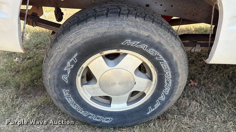 image for item EU0111 1995 Chevrolet K1500 pickup truck