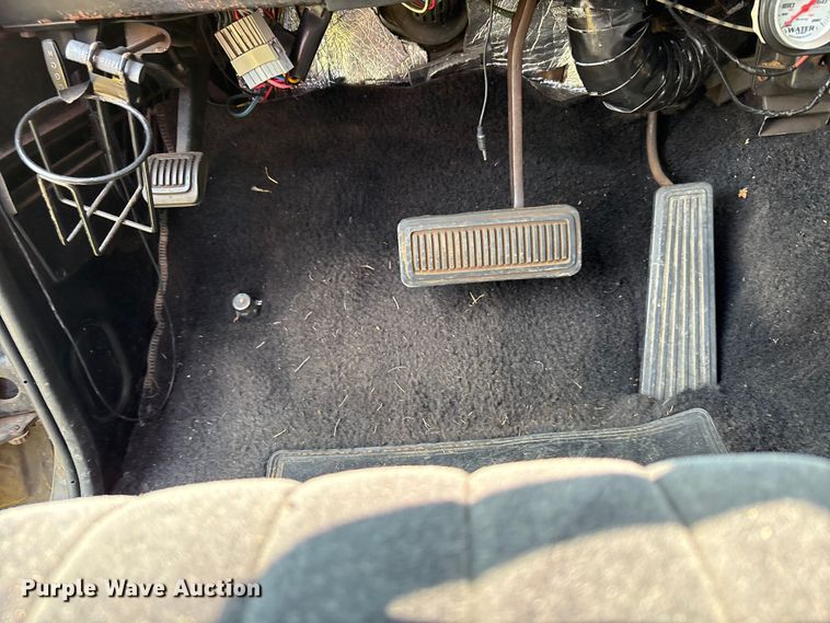 image for item EU0113 1979 Dodge D100 pickup truck