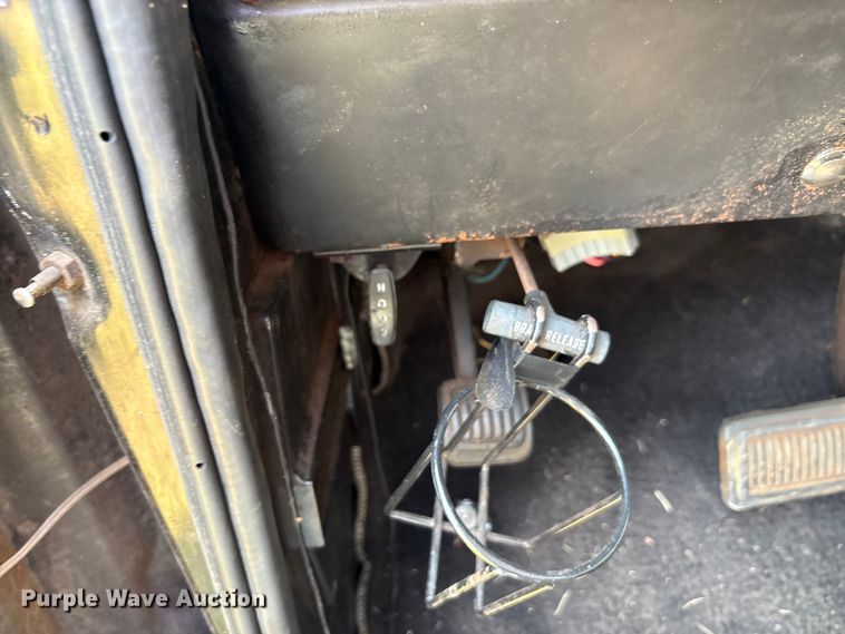 image for item EU0113 1979 Dodge D100 pickup truck