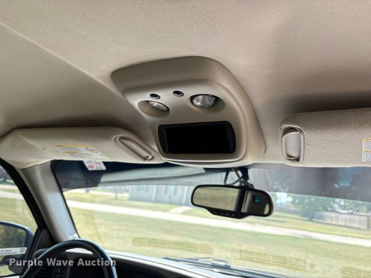 image for item EU0114 2005 GMC Sierra 2500HD Crew Cab pickup truck