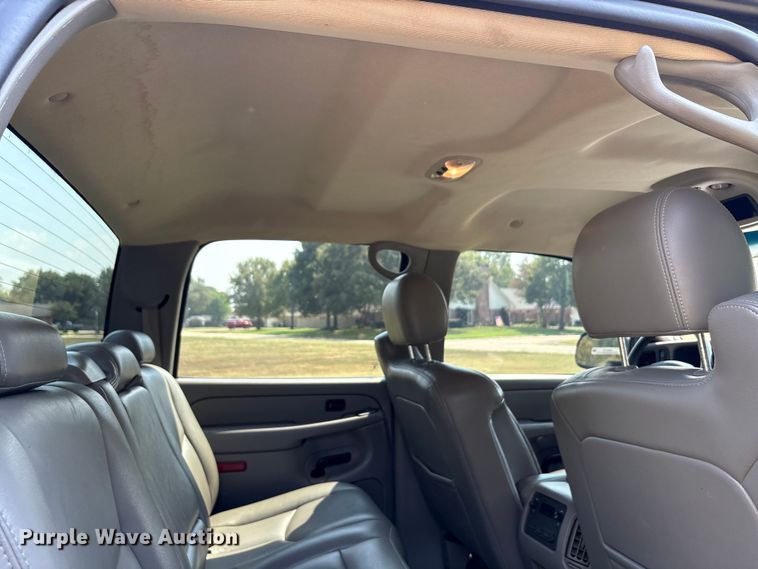 image for item EU0114 2005 GMC Sierra 2500HD Crew Cab pickup truck