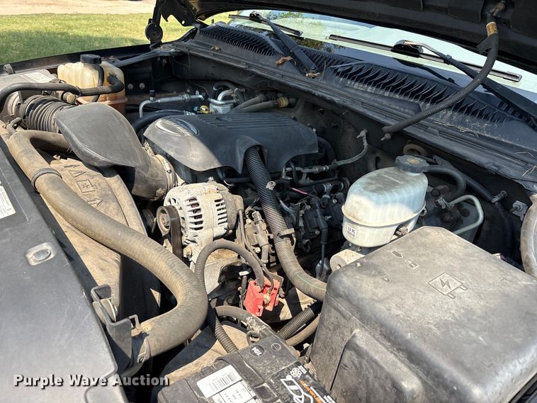 image for item EU0114 2005 GMC Sierra 2500HD Crew Cab pickup truck