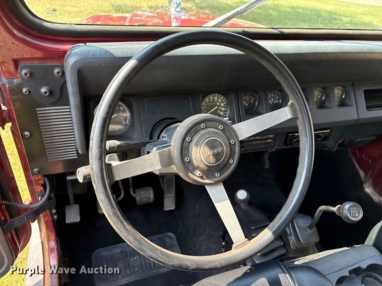 image for item EU0115 1987 Jeep Wrangler SUV