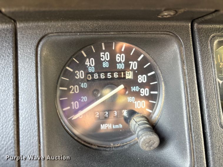 image for item EU0115 1987 Jeep Wrangler SUV