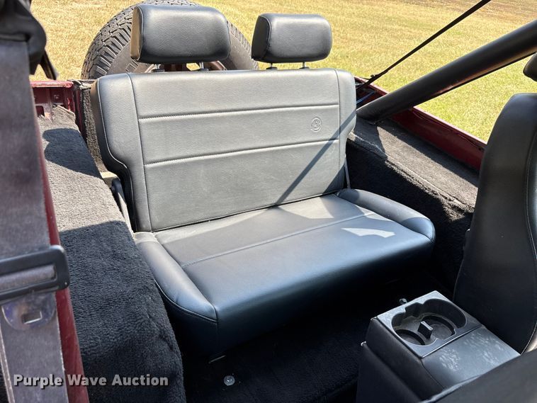 image for item EU0115 1987 Jeep Wrangler SUV