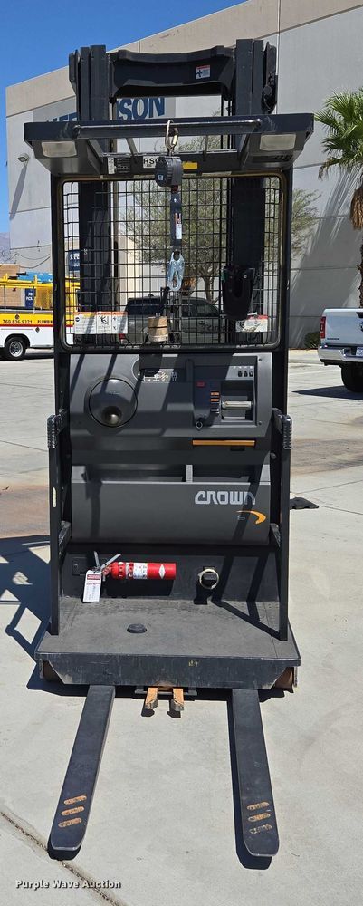 image for item EU2532 2017 Crown SP3520-30 order picker