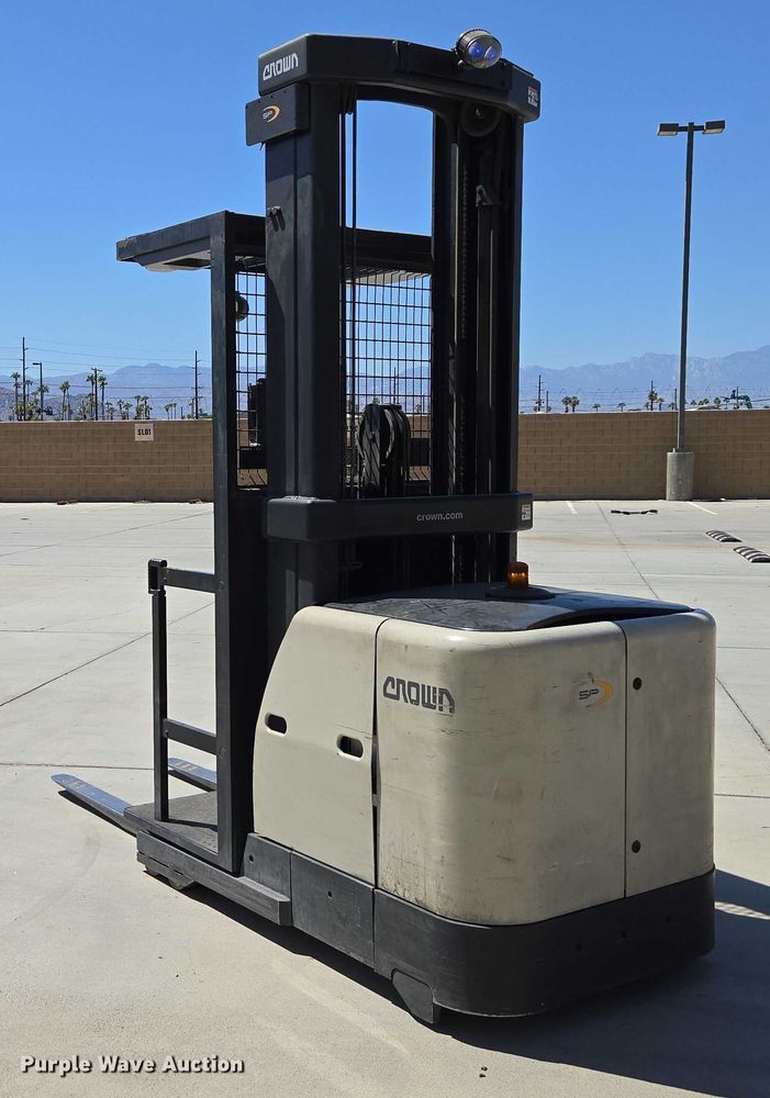 image for item EU2532 2017 Crown SP3520-30 order picker