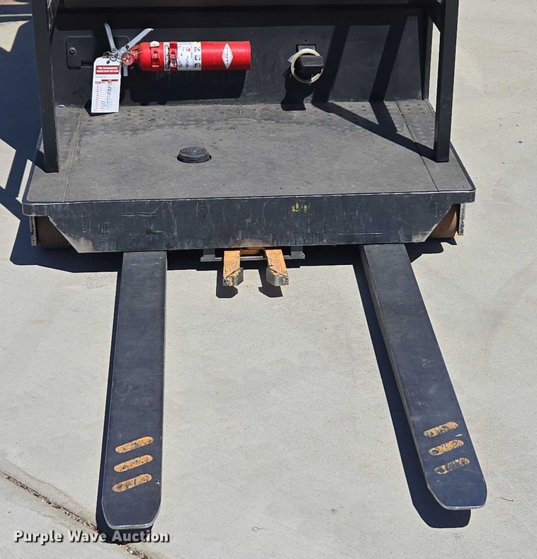 image for item EU2532 2017 Crown SP3520-30 order picker