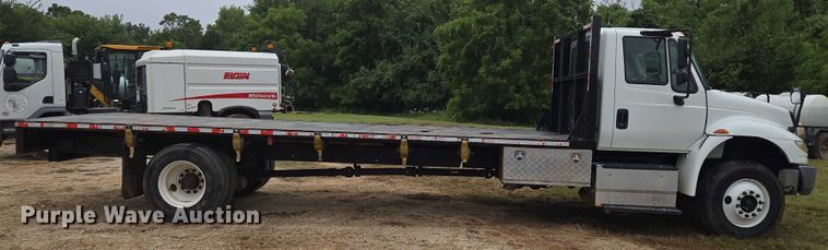 image for item EU3640 2016 International 4000 flatbed truck