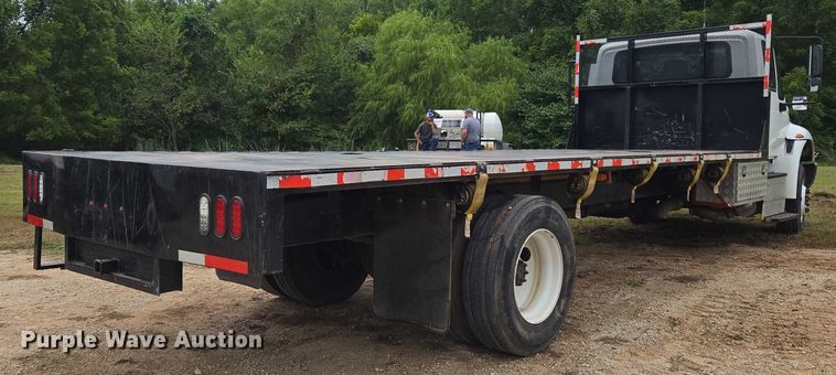 image for item EU3640 2016 International 4000 flatbed truck