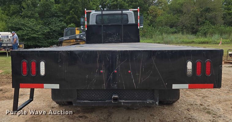 image for item EU3640 2016 International 4000 flatbed truck