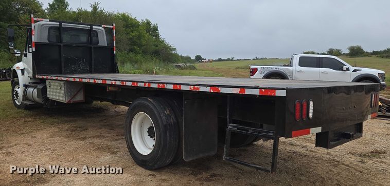 image for item EU3640 2016 International 4000 flatbed truck