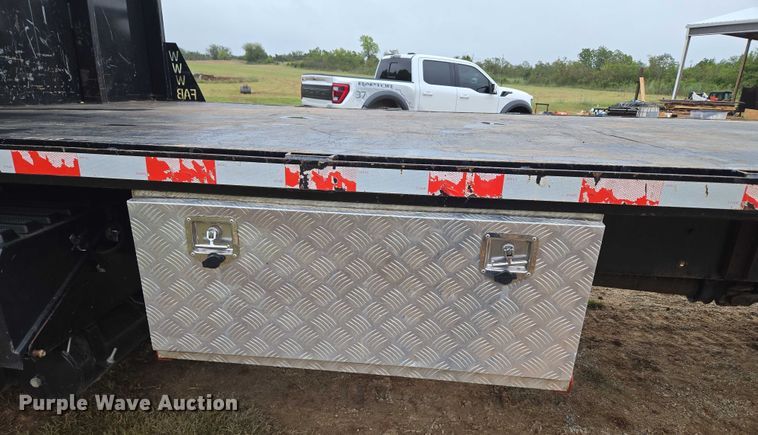 image for item EU3640 2016 International 4000 flatbed truck