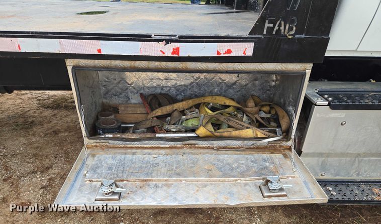 image for item EU3640 2016 International 4000 flatbed truck