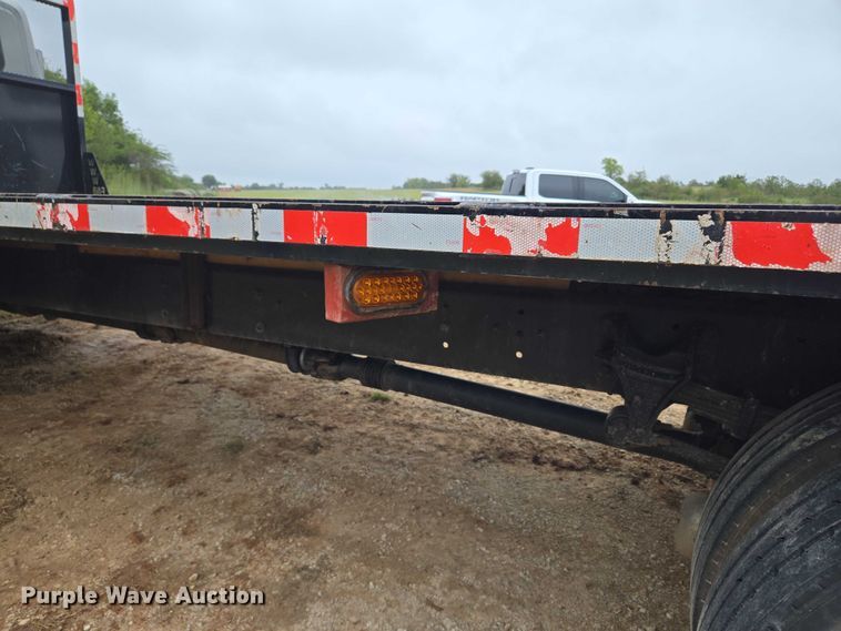image for item EU3640 2016 International 4000 flatbed truck